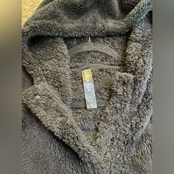 Fuzzy Pullover - Picture 7 of 7